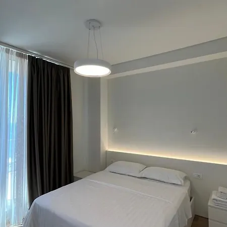 Whisky Coast & بالاسي