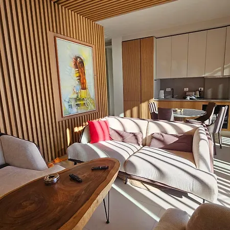 Whisky Coast & منتجع