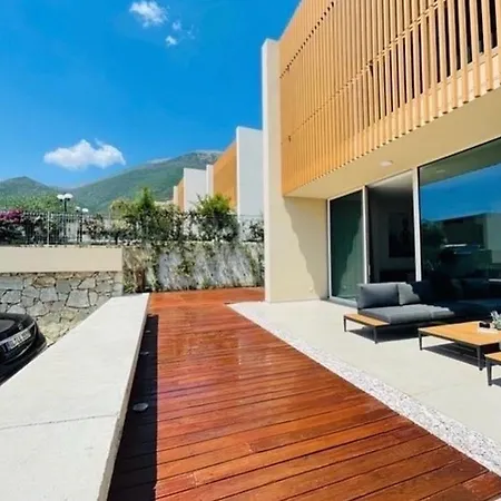 Whisky Coast & Resort Palasë