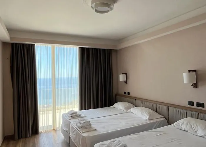 Whisky Coast & * Palasë